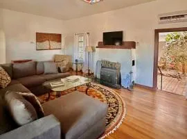 3 bed 2 bath Hacienda near Downtown and NMSU.