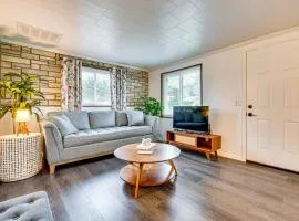 Florida Adventure Hub Near Top Attractions and Lakes