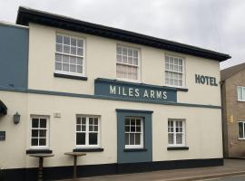 The Miles Arms Hotel，位于埃文茅斯的酒店
