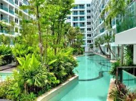 Amazon Condo, Building B, ground floor with direct pool access