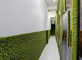 SPOT ON Hotel Red Velvet, hotel in Ghaziabad