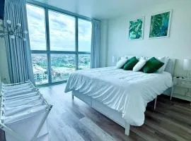 City of Palms Retreat - Downtown - Pool - City - View