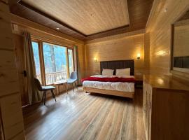 Desprades Blooming Paradise Resort, hotel em Jibhi