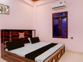 Hotel O N P Grand and Resort, hotel en Manwān