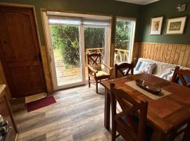 CABAÑAS Casa de Pajaritos, tu refugio en Curiñanco, Hotel in Curiñanco