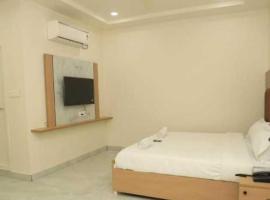 POP 84109D Hotel O Near Jodimetla X Roads, ξενοδοχείο σε Kukatpalli