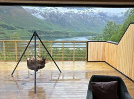 Newly renovated cabin in Sigerfjord, Sortland Vesterålen, hotel v destinácii Sortland