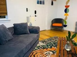 Staten Luxe, Modern Stay Close to NJ, NYC and Brooklyn!