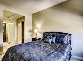 2BR • Walk to Convention Center • Gym