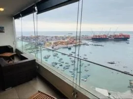 Hermosa vista frente al puerto de Iquique