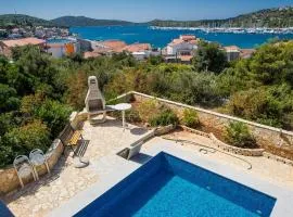 Family friendly house with a swimming pool Rogoznica - 15176