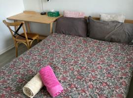 Shared house in Coomera, hotel en Gold Coast