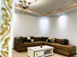 Luxury City Center Apartment Minutes from Beach & Train Station شقة فاخرة في وسط المدينة وعلى بعد دقائق من البحر