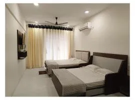 The Urban Nest - Bliss Studio Apartment with Private Balcony