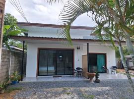 Lanta Mother House, hotel in Koh Lanta