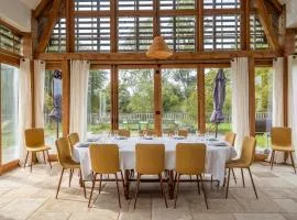 Design Cottage With Pond In Touraine