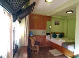 Tranquil Haven with shared kitchen access at greentara heritage home