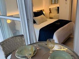 Essenza Manhattan 1 Blue Studio, hotel in Curitiba