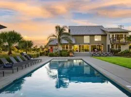 Coplan Vineyards by AvantStay 10-Acre Estate w Pool Spa Bocce Designer Interiors