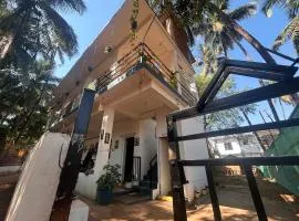Subha Guest House, Travellers,bagpackers