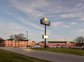 Days Inn & Suites by Wyndham Des Moines Airport