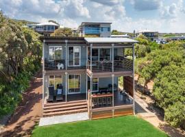 The Surf Nook - Walk to Beach - Family Friendly, hotel v mestu Gracetown