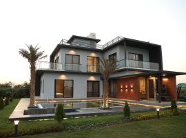 Bhakti Farm, Hotel in Maroli