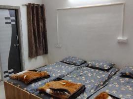 Dwarkesh Boys Zostel, hostel em Junagadh
