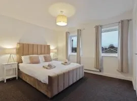 Spacious 3 Bed - FREE Parking - Great for Workers