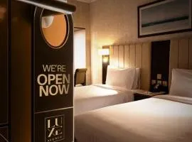 Luxe Avenue Hotel