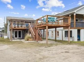 Spacious Beachfront Duplex - Top Floor - Dog Friendly - 124 S Fletcher