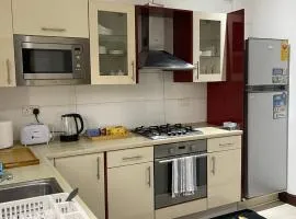 Home in Airport Residential- 2 mins from airport