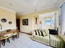 Apê bem localizado em Capão!