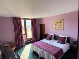 Hôtel Des Vosges, מלון בLa Celle-sous-Gouzon