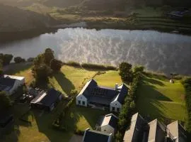 Kalm - Riverside living