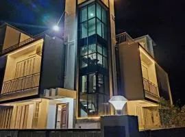 Twilight Stays ll 2BHK ll Swimming Pool ll AC ll BBQ ll