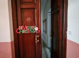 120m2-INTERO-CENTROstorico-PzzaGenova-Ospedale-parking free close