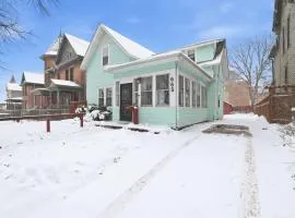 Charming St Paul Getaway home