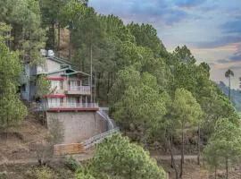 The Raajmahal Retreat I Jacuzzi I Vacations l Pet friendly & 3 Bedroom Villa I Family Events I Sky Bonfire I Kasauli By Exotic Stays