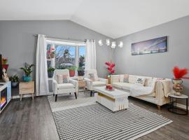 Pet Friendly Lansing Home - Private Gym - Near MSU, Hotel in Lansing