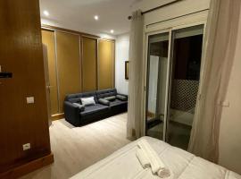 Tanger Houara Beachfront Escape - Wi-Fi and Sunsets, Hotel in Al Houara