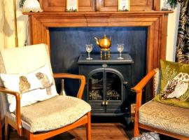 Vintage vibe with modern conveniences - Sheffield & Peak District!, hotel din Stannington