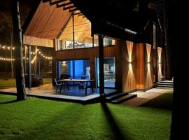 Chata w Puszczy Nowa Łuka, מלון בŁuka