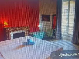 au centre de Nice proche de la mer superbe chambre climatisée