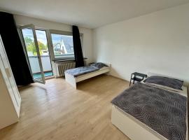 Apartment with underground parking in Langenfeld, hotel in Langenfeld