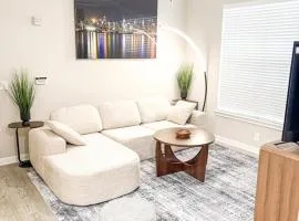 Contemporary 1BR Retreat Quiet Serene Setting