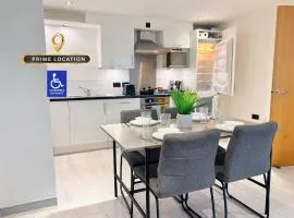 York City Centre 2-Bed Apartment with Balcony Views Close to Christmas Market