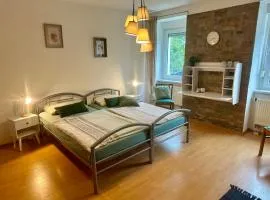 Sei hier Gast - Ferienwohnung Apartment Gesindehaus Warmsdorf