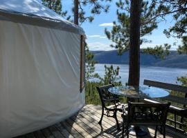 Yourte Forêt des Murmures, hotel in Sacré-Coeur-Saguenay
