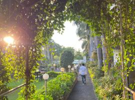 Madhuban Garden And Resort, hotel din Agar
